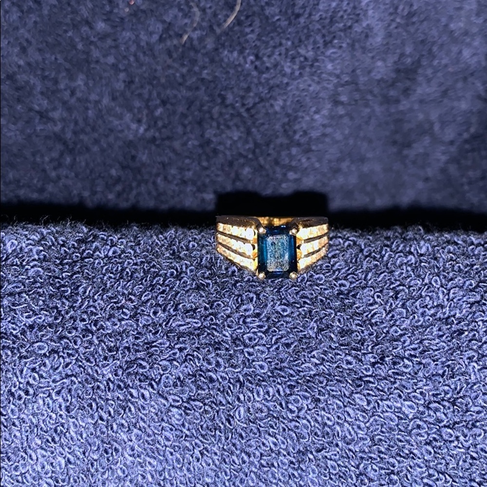 Ring - Picture 3 of 3